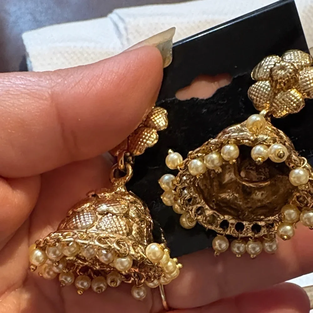 Elegant Gold Jhumka Earrings